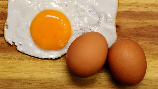 Správny postup pri varení a konzumácii vajíčok natvrdo